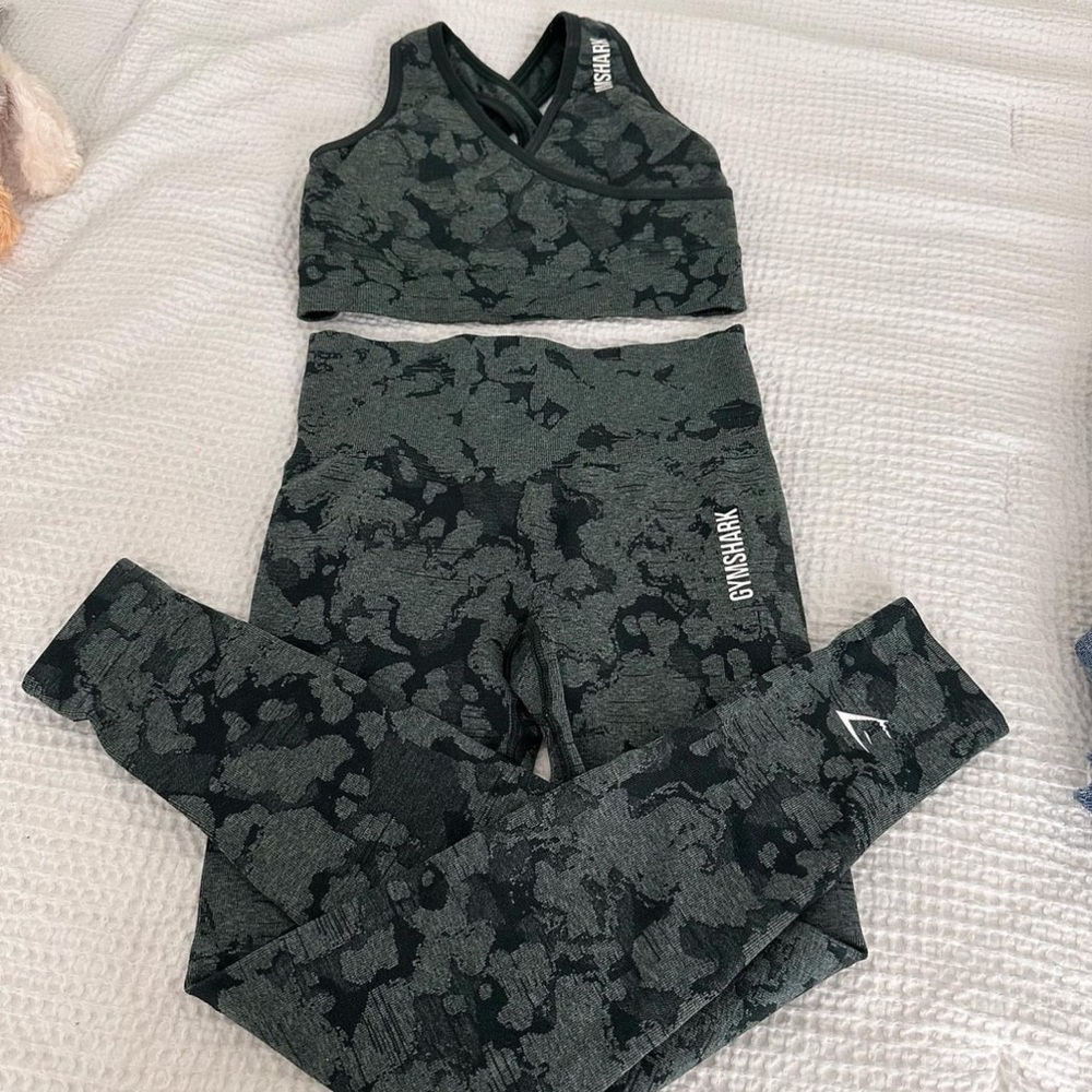 Gymshark leggings and sports bra set